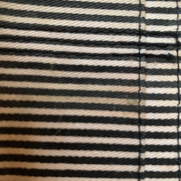 Thirty One Women's Wallet Black White Chevron Striped Tri Fold with Coin Pouch - Picture 6 of 7